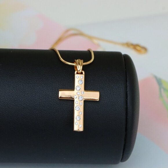 "Rose Gold Cross Pendant with White Stones in Vertical Pattern Design, XPPT1605 - Picture 4 of 13